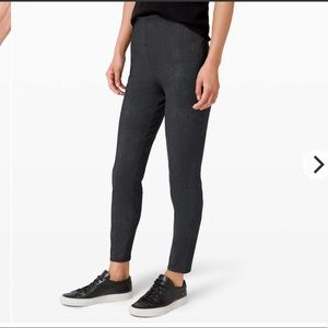 Lululemon Here to There 7/8 work/travel pant